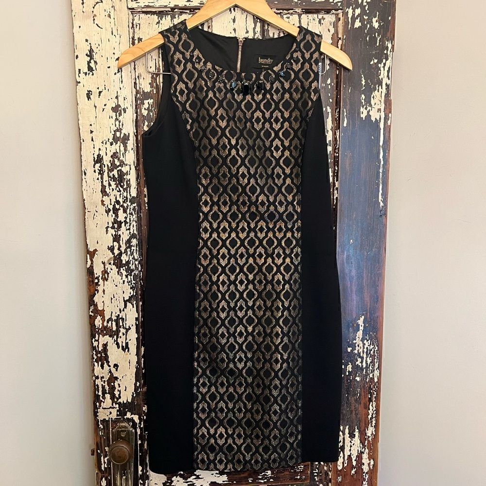 Laundry By Shelli Segal Dress Women’s size 4 Black Metallic Jeweled Neckline